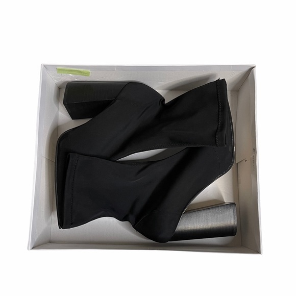Steve Madden | Black Lombard Bootie - Picture 2 of 11